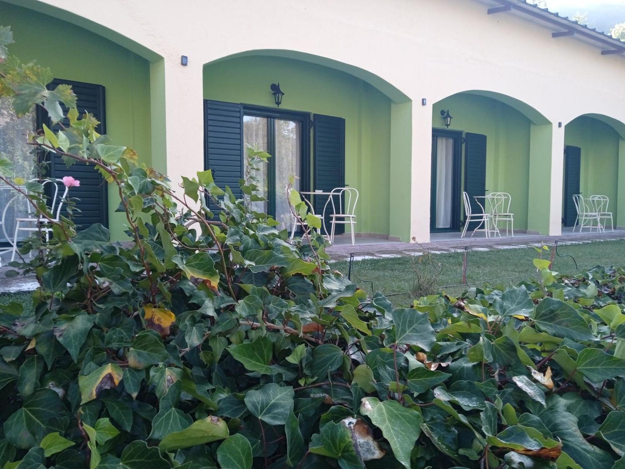Guesthouse Eleftherios 칼라브리타 외부 사진